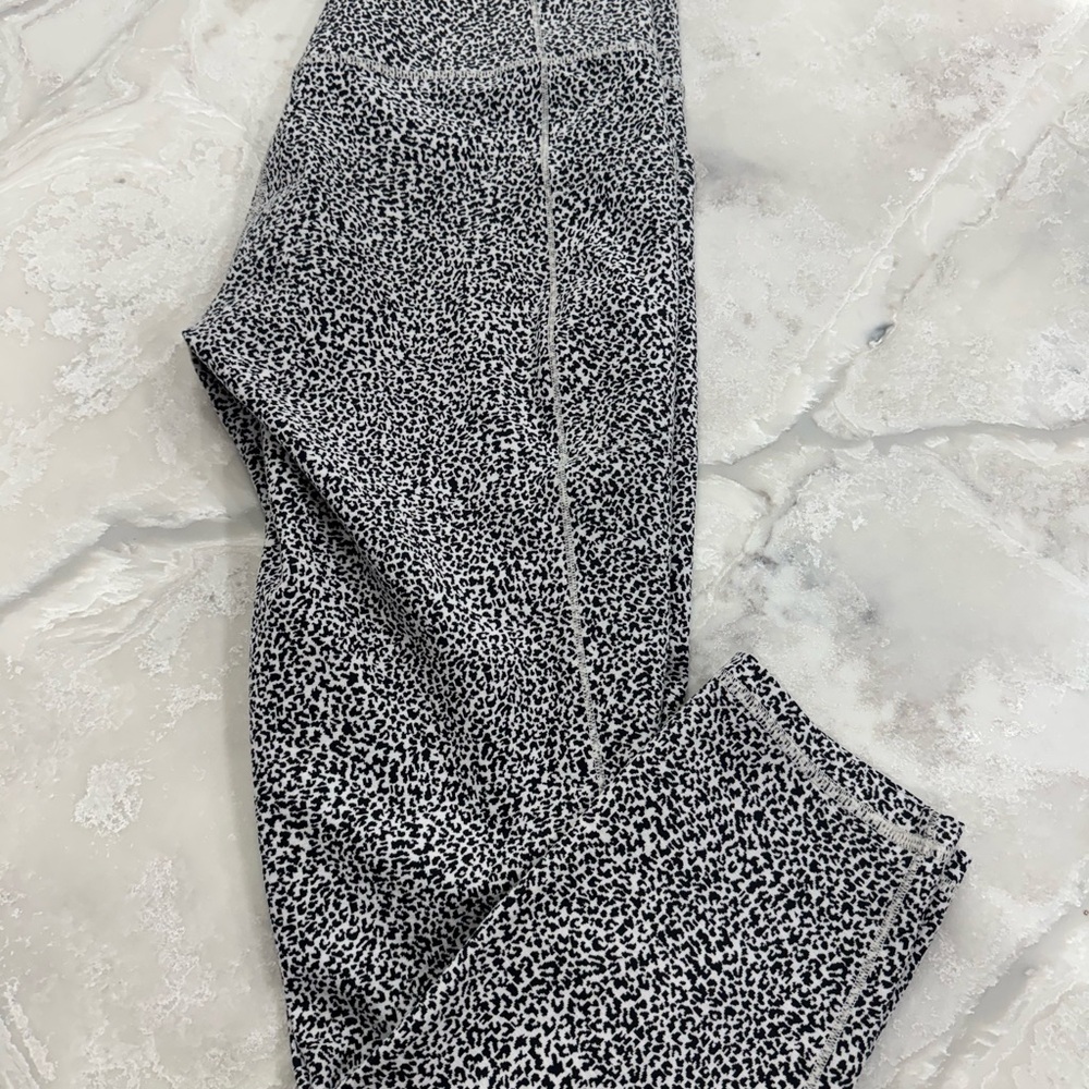 Athleta Black and White Patterned Leggings - Picture 6 of 6